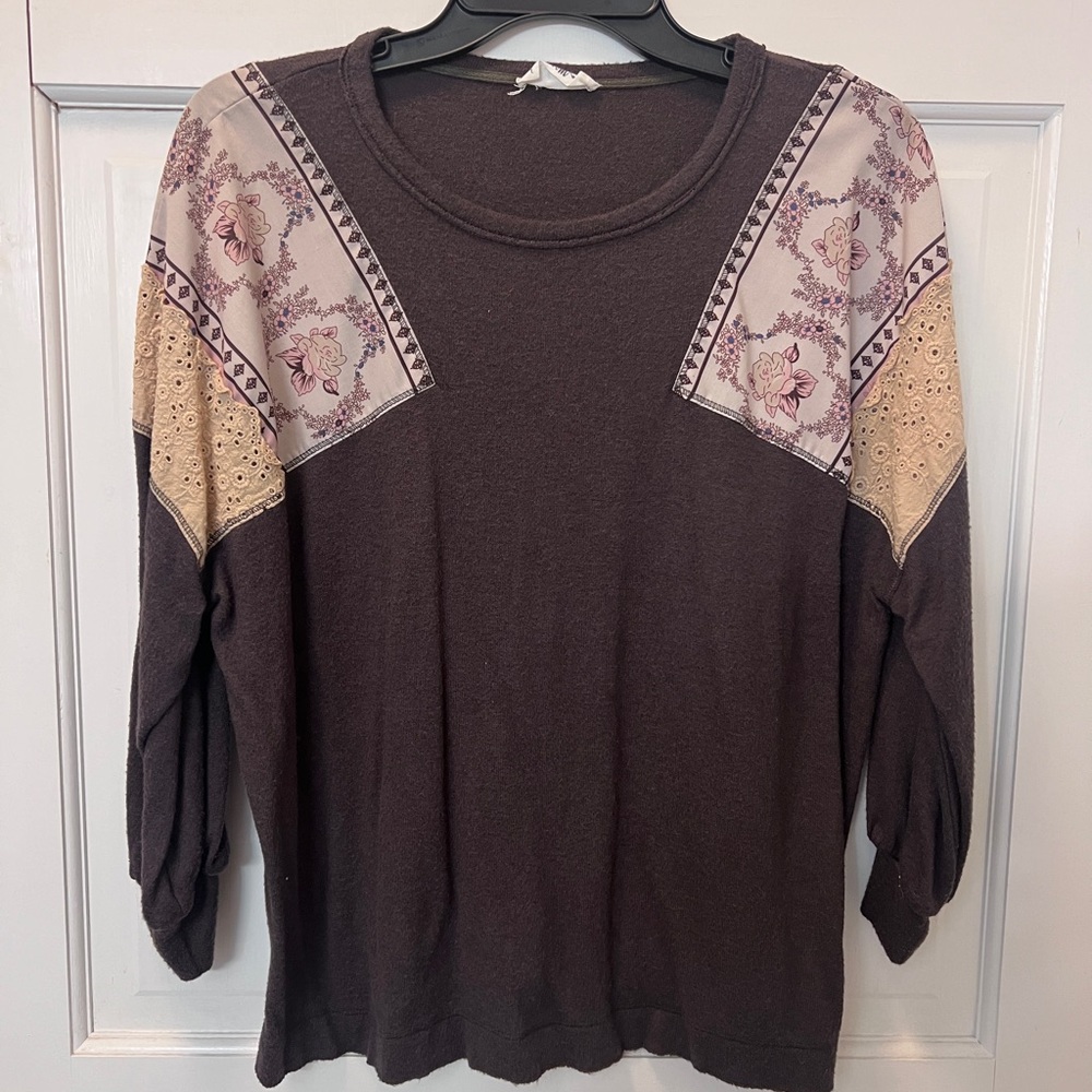 In loom womens small fits like medium brown‎ with lace and pink details